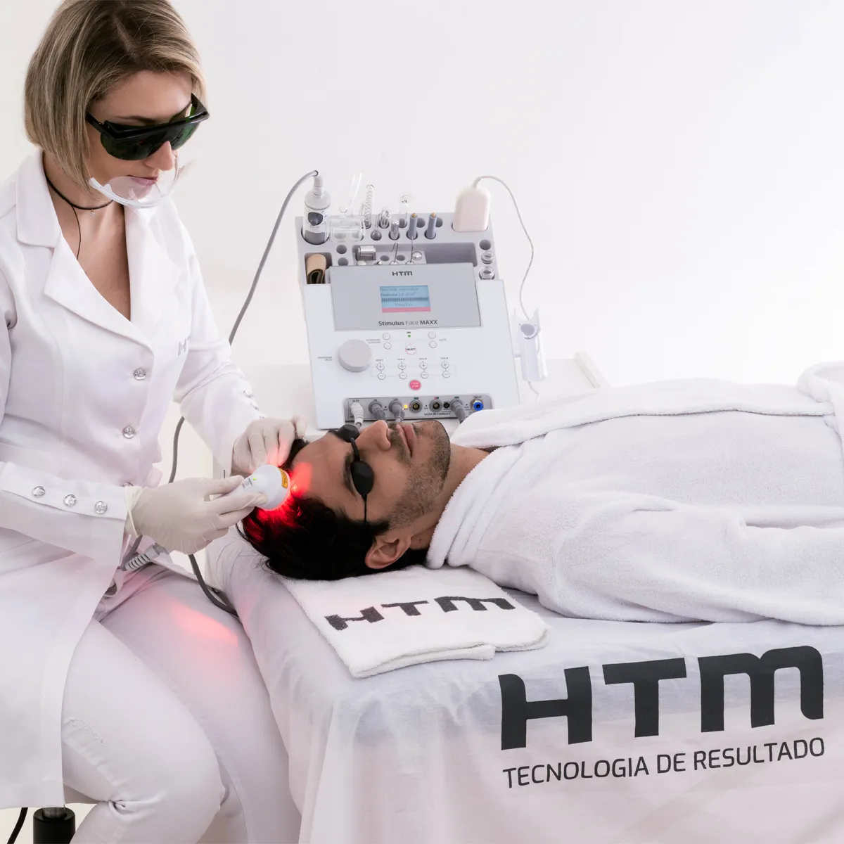 Stimulus Face Maxx HTM - aplicação de fototerapia vermelha