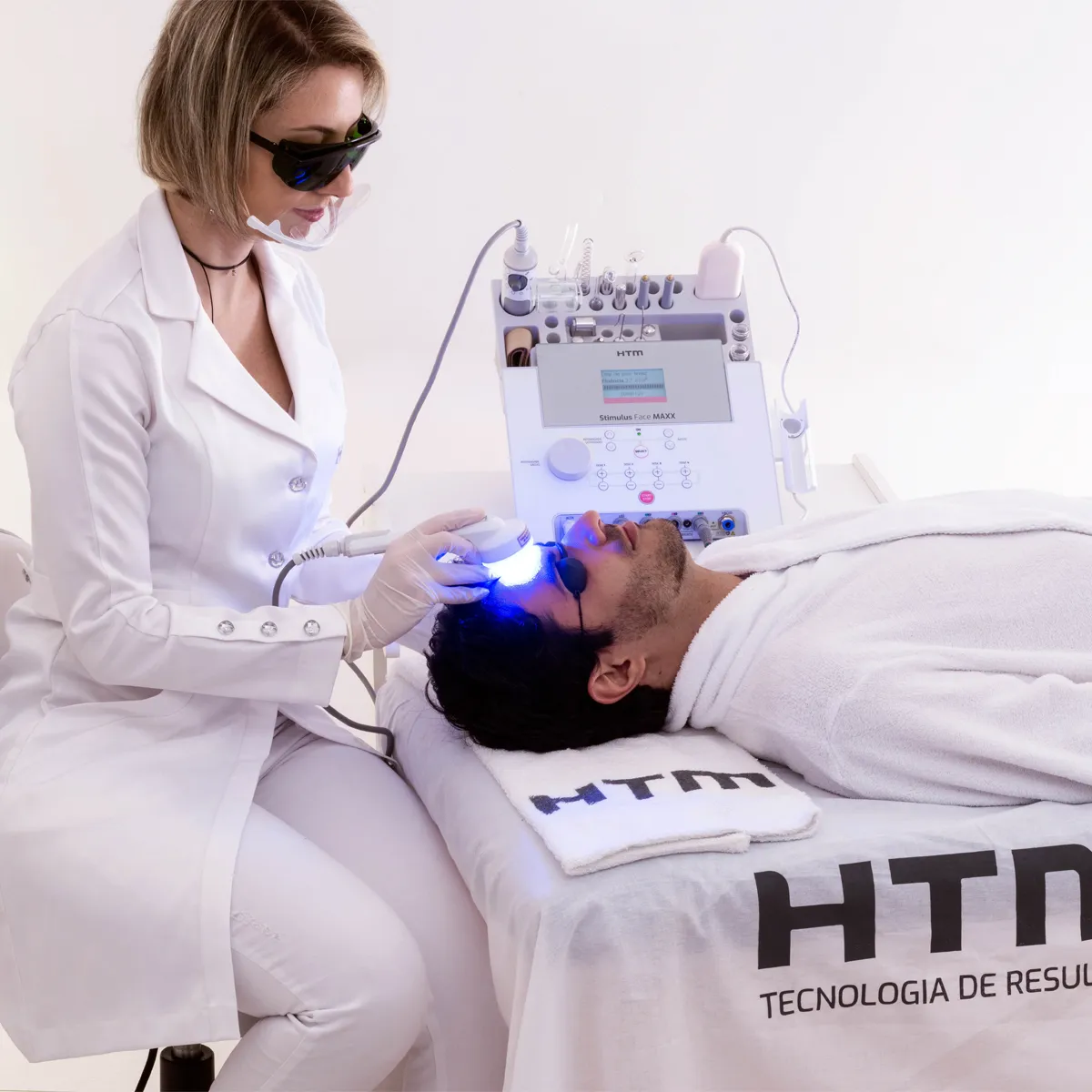 Stimulus Face Maxx HTM - aplicação de fototerapia azul